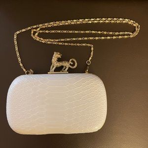 Hard clutch gold chain ivory